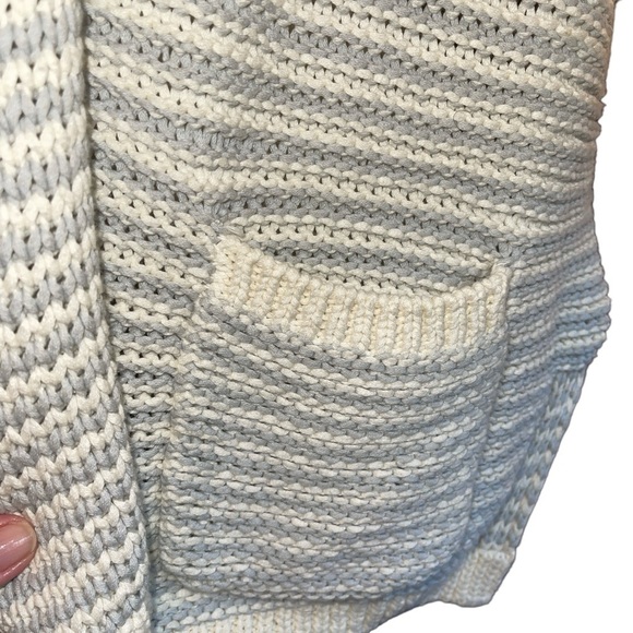 Madewell Women's Cardigan Size S Gray & White Short Sleeve Front Pockets - Picture 2 of 10